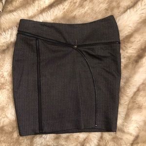 Bebe Zipper detail skirt